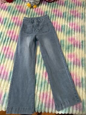 Wide Leg Women's Jeans in Light Wash